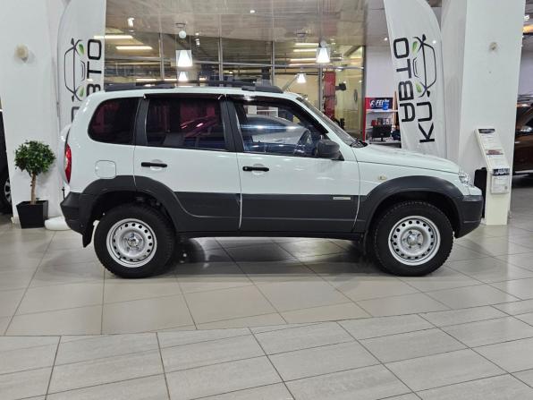 Chevrolet Niva I Рестайлинг с пробегом 2015 года, цена 739 000 рублей, 116435 км, внедорожник, Автокод Объявления