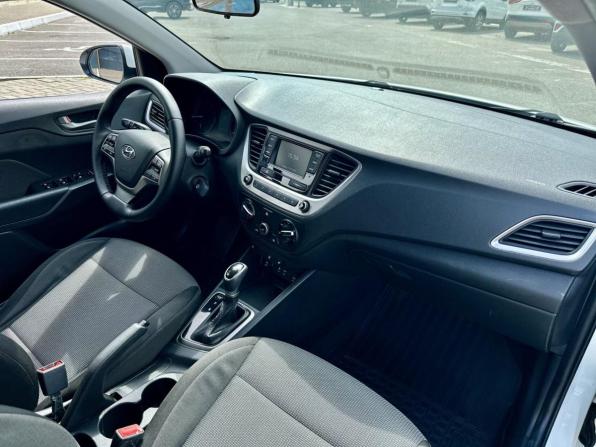 Hyundai Solaris II с пробегом 2018 года, цена 1 190 000 рублей, 178203 км, седан, Автокод Объявления