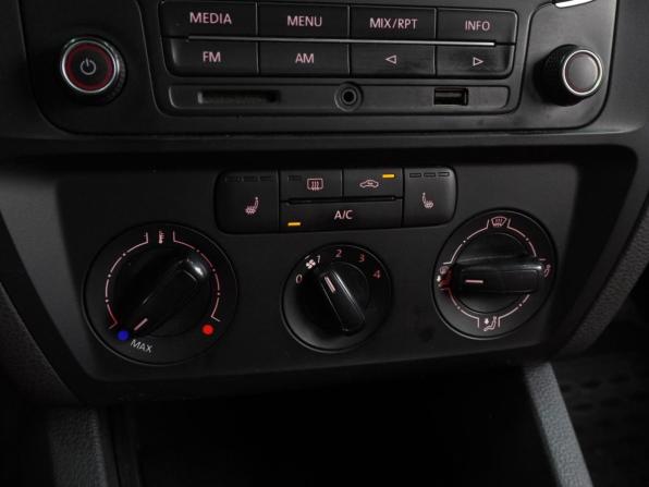 Volkswagen Jetta VI Рестайлинг с пробегом 2015 года, цена 1 091 000 рублей, 117034 км, седан, Автокод Объявления