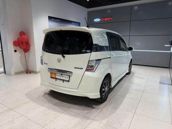 Honda Freed I Рестайлинг с пробегом 2012 года, цена 990 000 рублей, 210000 км, компактвэн, Автокод Объявления
