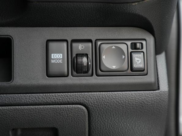 Nissan Note I Рестайлинг с пробегом 2011 года, цена 690 000 рублей, 184215 км, хэтчбек, Автокод Объявления