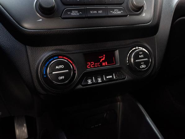 Kia Rio III с пробегом 2012 года, цена 999 000 рублей, 218570 км, седан, Автокод Объявления