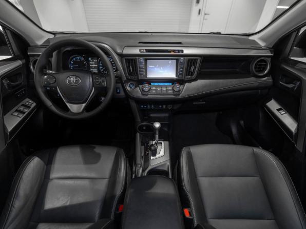 Toyota RAV4 IV (XA40) Рестайлинг с пробегом 2017 года, цена 2 690 000 рублей, 84637 км, внедорожник, Автокод Объявления