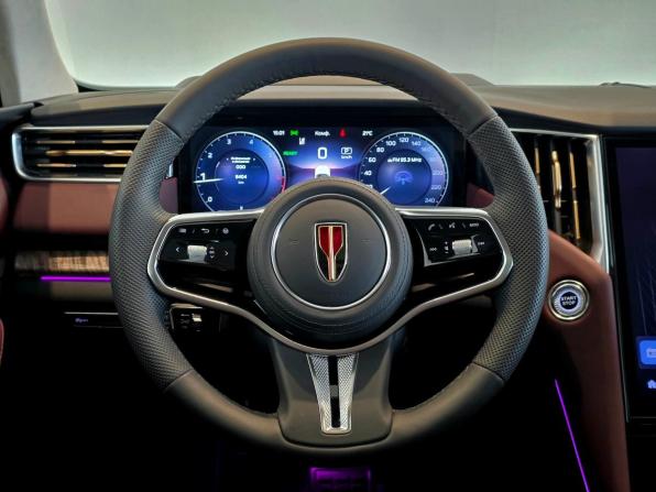 Hongqi HS7 II с пробегом 2025 года, цена 4 750 000 рублей, 8402 км, внедорожник, Автокод Объявления