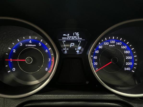Hyundai Avante V с пробегом 2011 года, цена 915 000 рублей, 223000 км, седан, Автокод Объявления