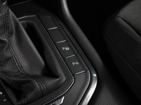Volkswagen Tiguan II с пробегом 2018 года, цена 2 469 000 рублей, 129131 км, внедорожник, Автокод Объявления