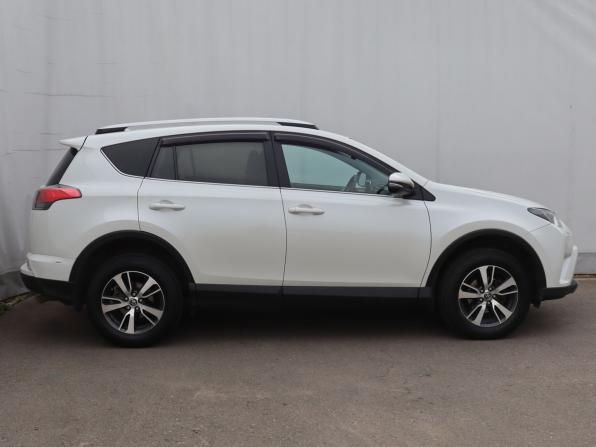 Toyota RAV4 IV (XA40) Рестайлинг с пробегом 2017 года, цена 2 589 000 рублей, 174782 км, внедорожник, Автокод Объявления