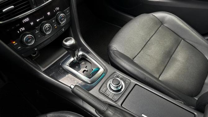 Mazda 6 III (GJ) с пробегом 2013 года, цена 1 555 000 рублей, 200681 км, седан, Автокод Объявления