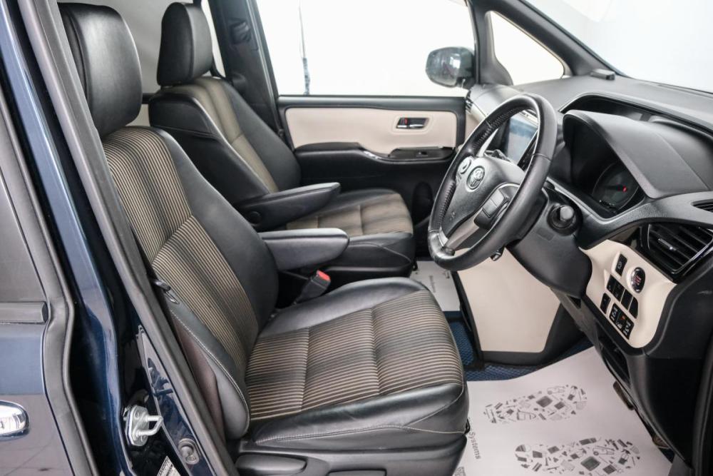 Toyota Noah III (R80) Рестайлинг Красноярск  - изображение 8