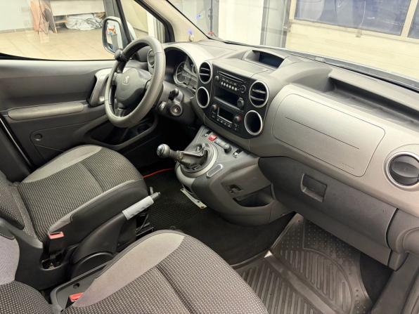 Peugeot Partner II Рестайлинг 2 с пробегом 2016 года, цена 849 000 рублей, 167090 км, компактвэн, Автокод Объявления