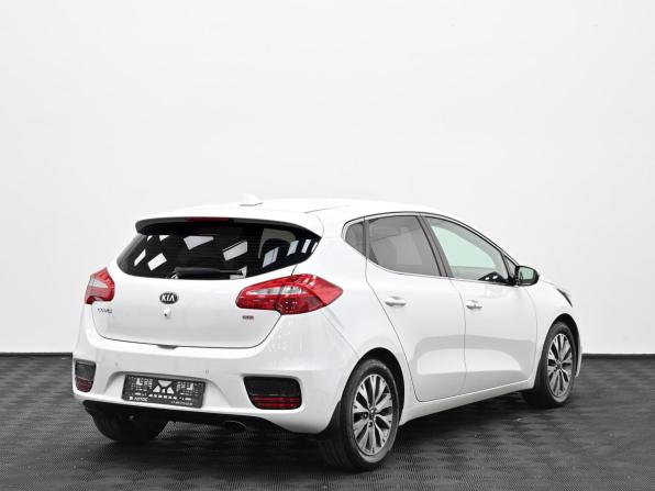 Kia Ceed II Рестайлинг с пробегом 2017 года, цена 1 049 000 рублей, 84000 км, хэтчбек, Автокод Объявления
