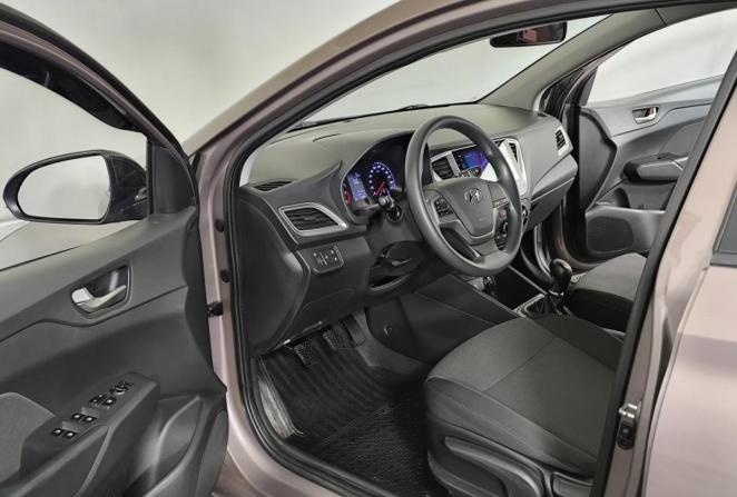 Hyundai Solaris II с пробегом 2019 года, цена 1 310 000 рублей, 47982 км, седан, Автокод Объявления