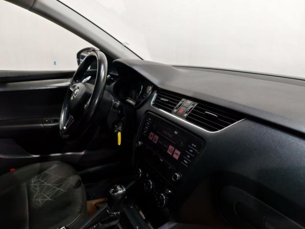 Skoda Octavia III (A7) Рестайлинг с пробегом 2019 года, цена 1 763 000 рублей, 138763 км, лифтбек, Автокод Объявления