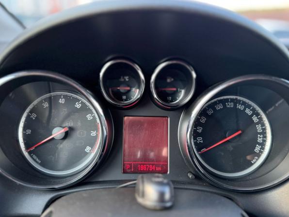 Opel Astra J Рестайлинг с пробегом 2013 года, цена 749 000 рублей, 196800 км, хэтчбек, Автокод Объявления