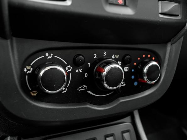 Renault Duster I Рестайлинг с пробегом 2017 года, цена 955 000 рублей, 110035 км, внедорожник, Автокод Объявления