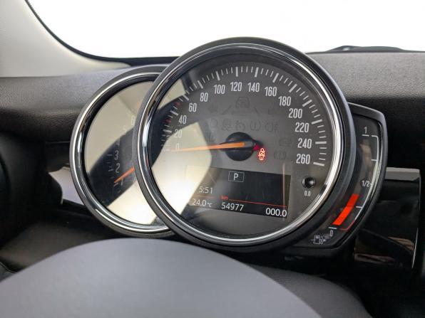 Mini Hatch III (F55/F56) Рестайлинг с пробегом 2021 года, цена 2 350 000 рублей, 54969 км, хэтчбек, Автокод Объявления