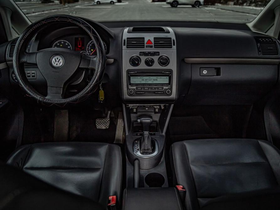 Volkswagen Touran I Рестайлинг Тюмень  - изображение 14