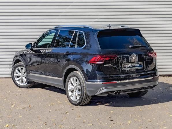 Volkswagen Tiguan II с пробегом 2018 года, цена 2 380 000 рублей, 105348 км, внедорожник, Автокод Объявления