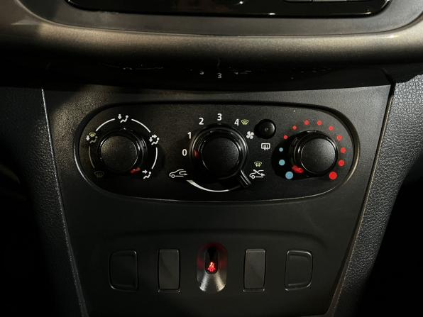 Renault Logan II с пробегом 2014 года, цена 699 900 рублей, 153887 км, седан, Автокод Объявления