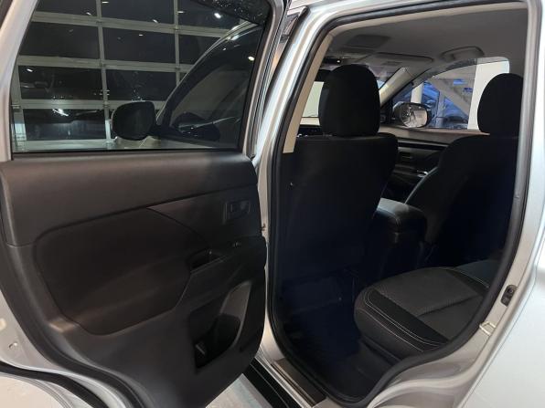 Mitsubishi Outlander III Рестайлинг 3 с пробегом 2021 года, цена 1 990 000 рублей, 114830 км, внедорожник, Автокод Объявления