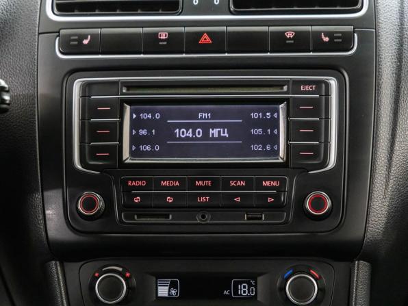 Volkswagen Polo V с пробегом 2013 года, цена 728 000 рублей, 237088 км, седан, Автокод Объявления