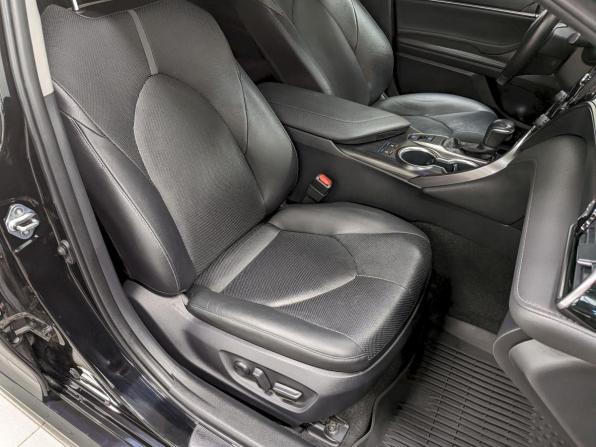 Toyota Camry VIII (XV70) Рестайлинг с пробегом 2021 года, цена 2 790 000 рублей, 156957 км, седан, Автокод Объявления