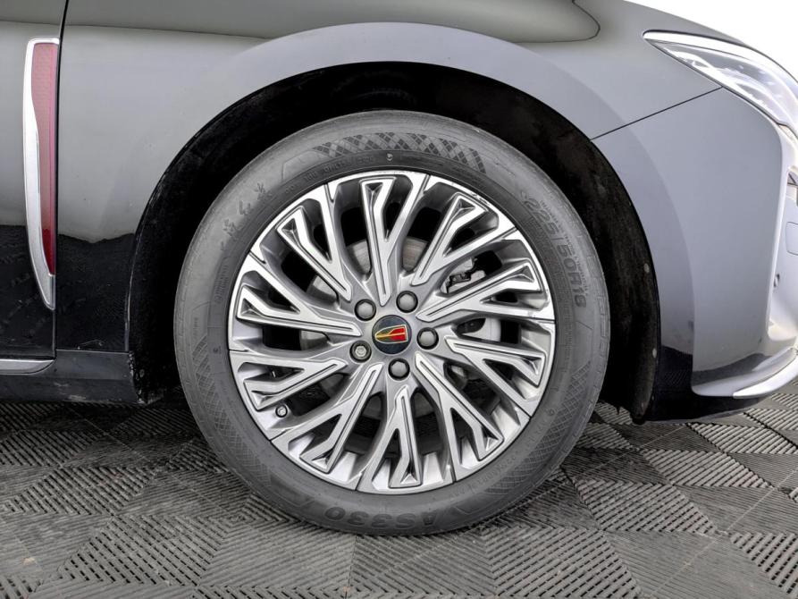 Hongqi H5 II Москва  - изображение 18