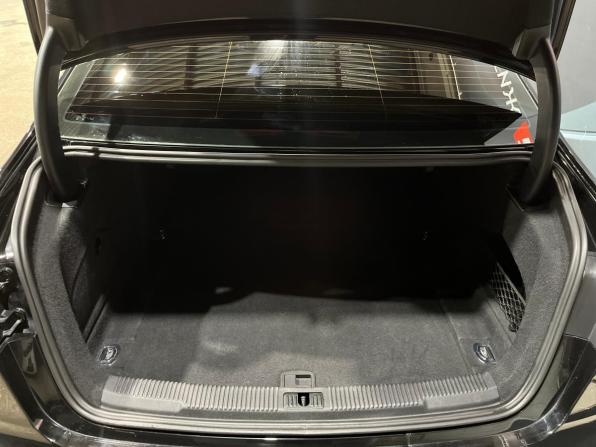 Audi A6 IV (C7) Рестайлинг с пробегом 2015 года, цена 1 549 000 рублей, 225916 км, седан, Автокод Объявления
