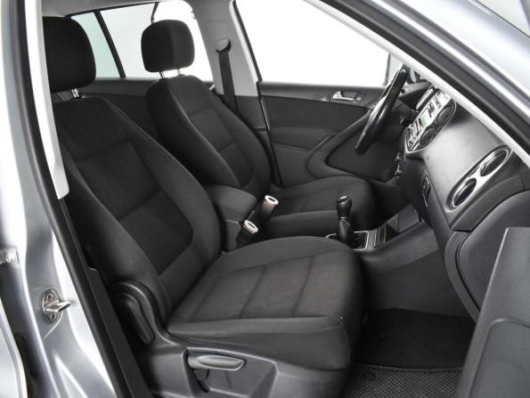 Volkswagen Tiguan I Рестайлинг с пробегом 2011 года, цена 999 000 рублей, 284297 км, внедорожник, Автокод Объявления