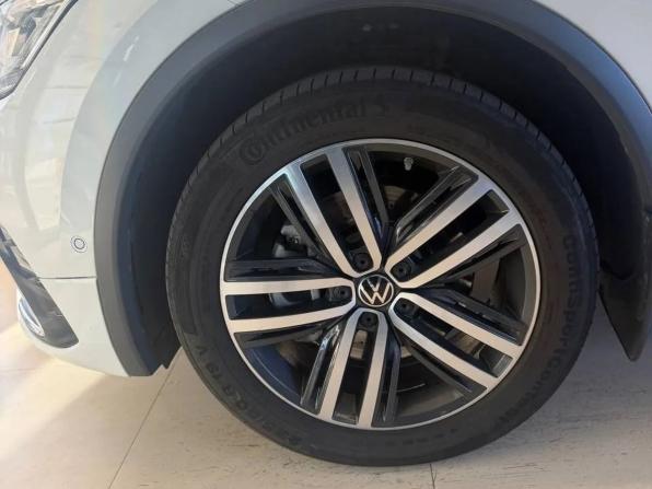 Volkswagen Tiguan II Рестайлинг с пробегом 2020 года, цена 3 642 000 рублей, 177908 км, внедорожник, Автокод Объявления