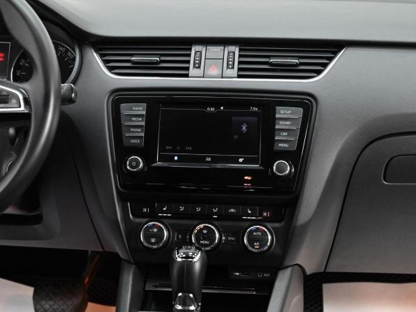 Skoda Octavia III (A7) с пробегом 2017 года, цена 1 029 000 рублей, 90823 км, лифтбек, Автокод Объявления