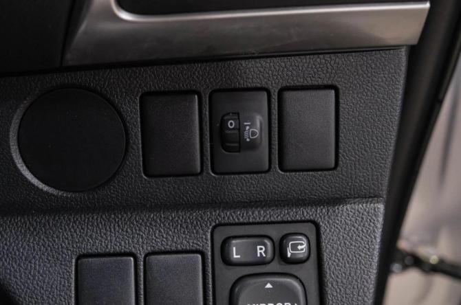 Toyota Ractis II с пробегом 2012 года, цена 849 000 рублей, 147000 км, хэтчбек, Автокод Объявления