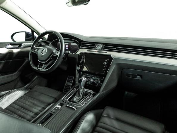 Volkswagen Passat B8 с пробегом 2019 года, цена 2 549 700 рублей, 102998 км, седан, Автокод Объявления