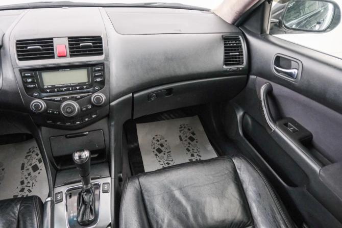 Honda Accord VII Рестайлинг с пробегом 2006 года, цена 949 000 рублей, 293767 км, седан, Автокод Объявления