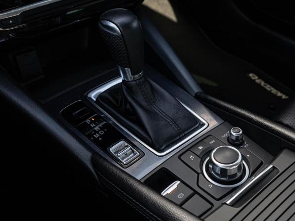 Mazda 6 III (GJ) Рестайлинг с пробегом 2017 года, цена 1 840 000 рублей, 123595 км, седан, Автокод Объявления