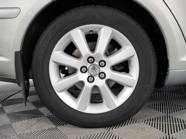 Toyota Avensis II Рестайлинг с пробегом 2006 года, цена 717 000 рублей, 320000 км, седан, Автокод Объявления