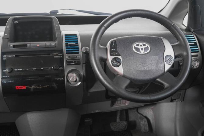 Toyota Prius II Рестайлинг (XW20) с пробегом 2010 года, цена 649 000 рублей, 175000 км, хэтчбек, Автокод Объявления