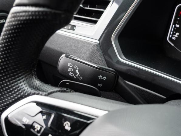 Volkswagen Tiguan II Рестайлинг с пробегом 2021 года, цена 3 840 000 рублей, 59745 км, внедорожник, Автокод Объявления
