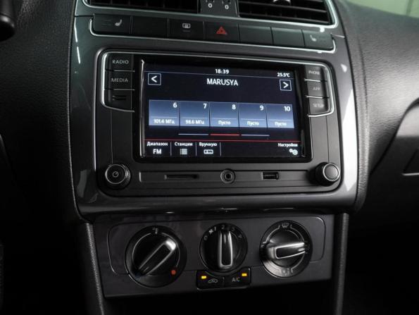 Volkswagen Polo V Рестайлинг с пробегом 2020 года, цена 1 414 000 рублей, 102112 км, седан, Автокод Объявления