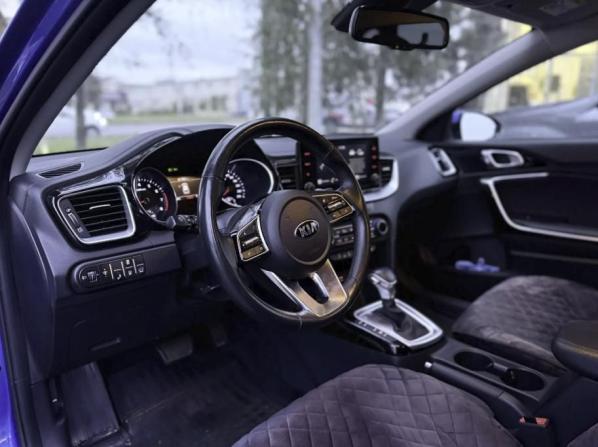 Kia Ceed III с пробегом 2021 года, цена 1 900 000 рублей, 74800 км, универсал, Автокод Объявления