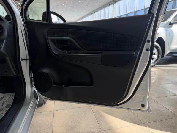 Toyota Vitz III (XP130) Рестайлинг с пробегом 2019 года, цена 1 100 000 рублей, 89988 км, хэтчбек, Автокод Объявления