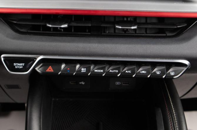 Geely Coolray I Рестайлинг 2 с пробегом 2023 года, цена 1 849 000 рублей, 130000 км, внедорожник, Автокод Объявления