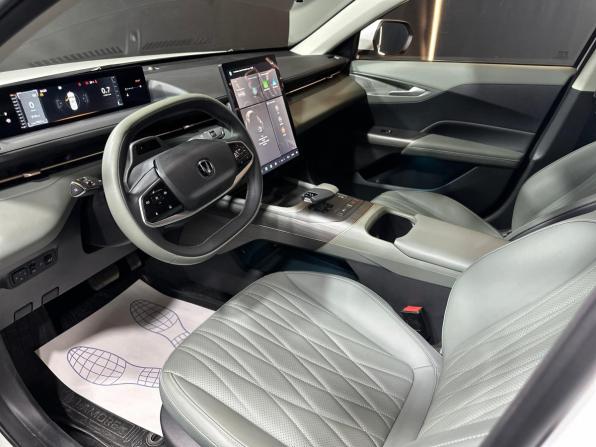 Changan Lamore с пробегом 2023 года, цена 2 370 000 рублей, 7555 км, седан, Автокод Объявления