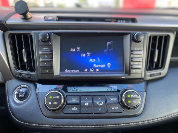 Toyota RAV4 IV (XA40) Рестайлинг с пробегом 2018 года, цена 2 190 000 рублей, 243169 км, внедорожник, Автокод Объявления