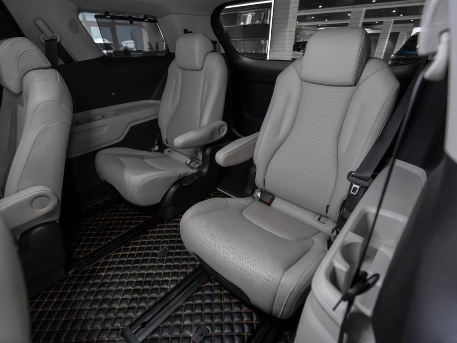 Kia Carnival IV Москва  - изображение 17