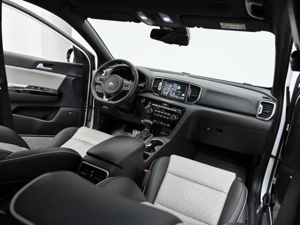 Kia Sportage IV с пробегом 2016 года, цена 1 699 000 рублей, 176000 км, внедорожник, Автокод Объявления