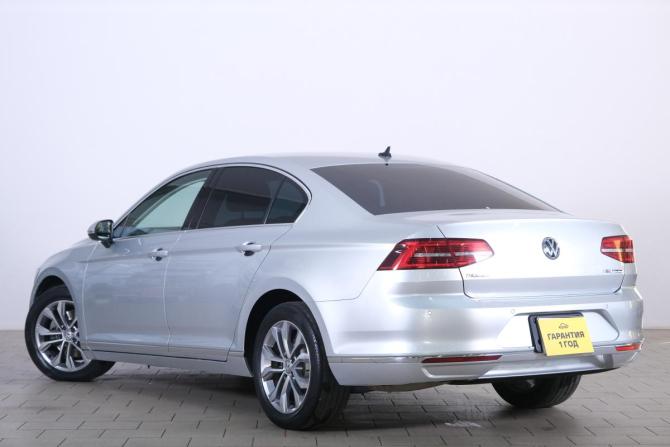 Volkswagen Passat B8 с пробегом 2015 года, цена 1 649 000 рублей, 210300 км, седан, Автокод Объявления