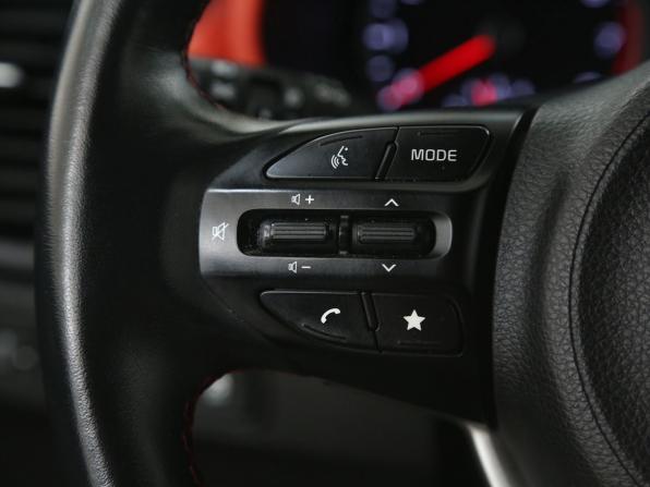 Kia Rio IV Рестайлинг с пробегом 2021 года, цена 1 724 000 рублей, 43000 км, хэтчбек, Автокод Объявления