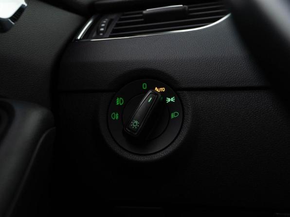 Skoda Octavia III (A7) Рестайлинг с пробегом 2018 года, цена 1 900 046 рублей, 113699 км, лифтбек, Автокод Объявления