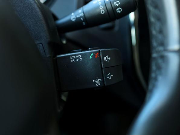 Renault Kaptur I с пробегом 2018 года, цена 1 399 000 рублей, 135827 км, внедорожник, Автокод Объявления